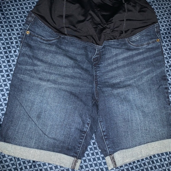 Pregnancy shorts - Picture 2 of 2